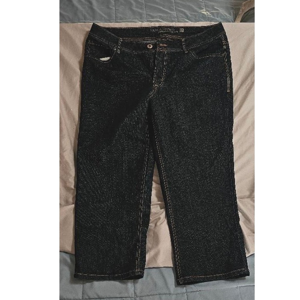 Faded Glory womens Cropped Jeans Size 14 Dark Blue EUC